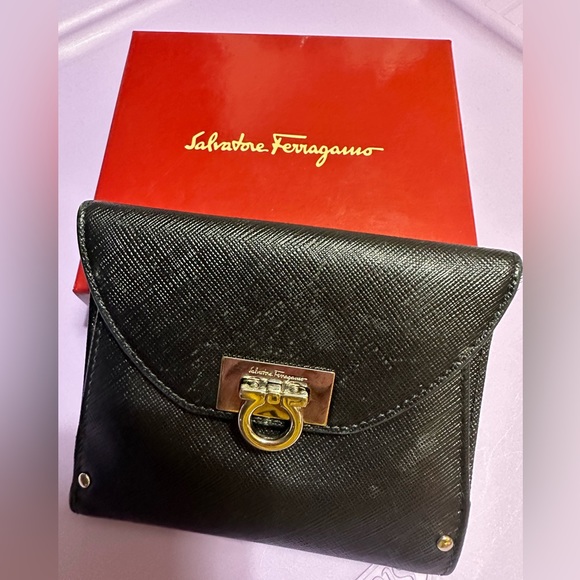 Black Salvatore Ferragamo Nero Pebble Calf Square Wallet - Picture 1 of 12